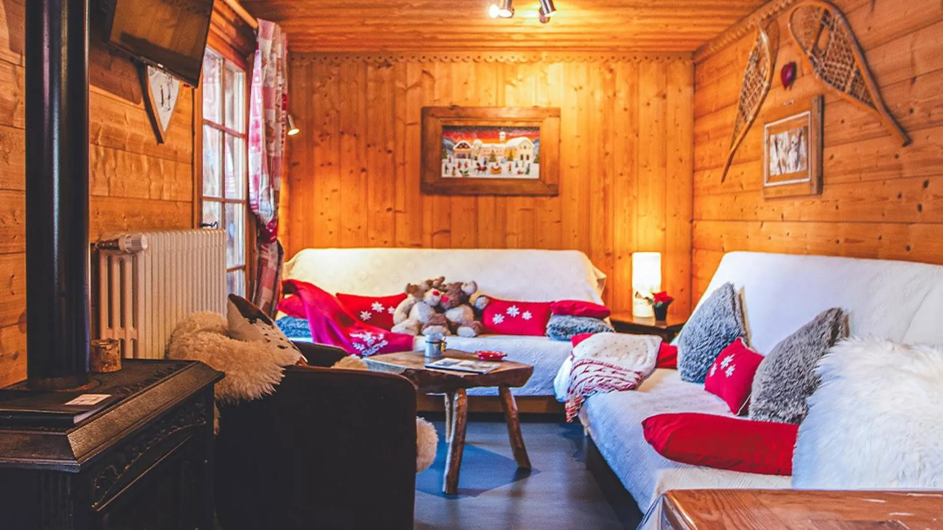 Appartement Cosy 3 Etoiles, 3 Chambres, 2 Salles De Bains, Centre Village, Proche Telecabines Et Ecole De Ski - Fr-1-671-11 contacts